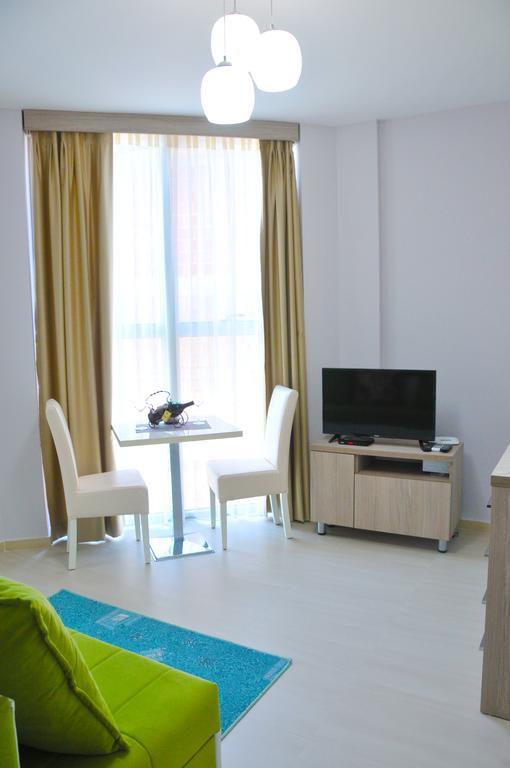 Apartments Ambassador Ulcinj Extérieur photo